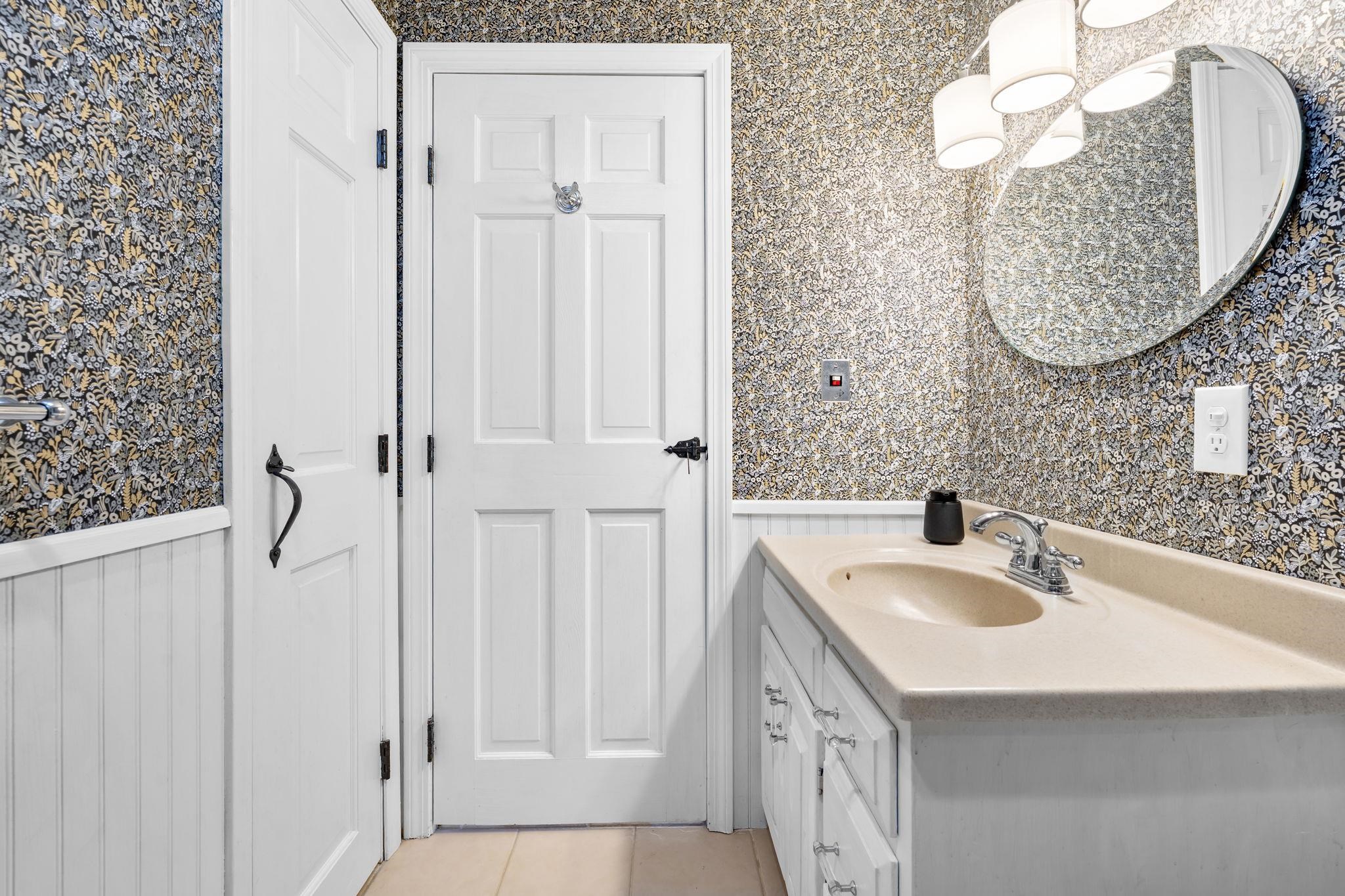 56 Whittier Street Newton, NH 03858 - Photo 23 of 46