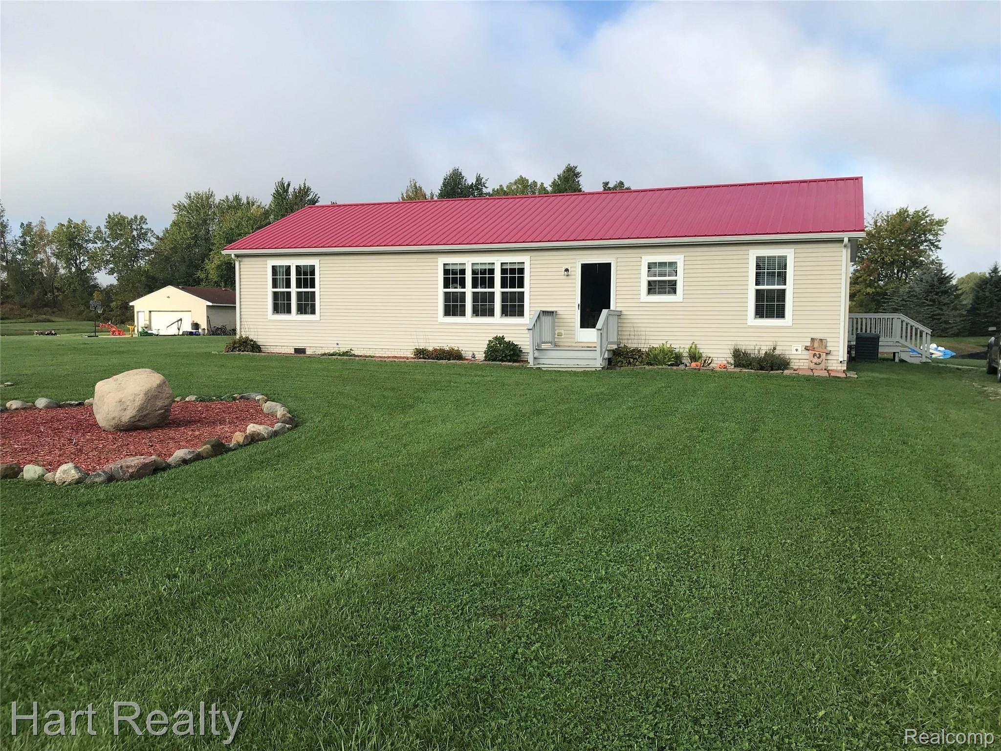 2760 Koylette Road Marlette, MI 48453 - Photo 8 of 25 IMG_4366.JPG