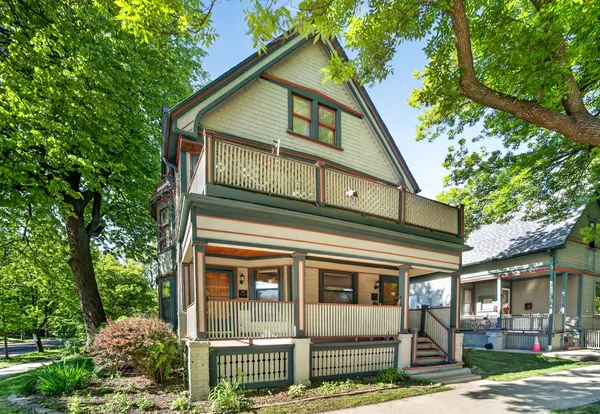 $199,900 | 203 West Lloyd Street, Unit 203, Milwaukee, WI 53212