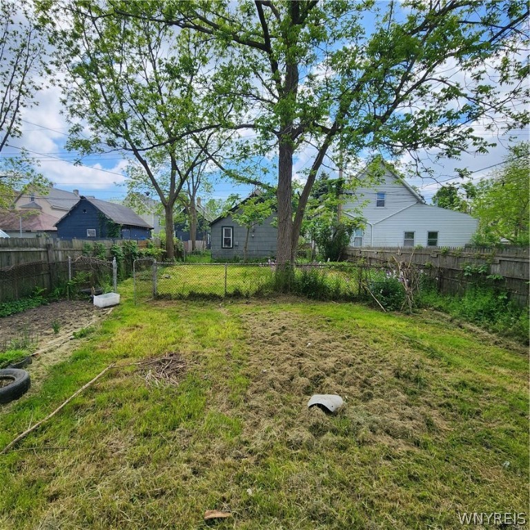 304 14th Street Buffalo, NY 14213 - Photo 30 of 33