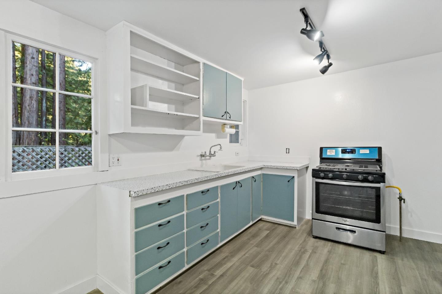 710 Primavera Road Boulder Creek, CA 95006 - Photo 12 of 23 Gallery Image 12