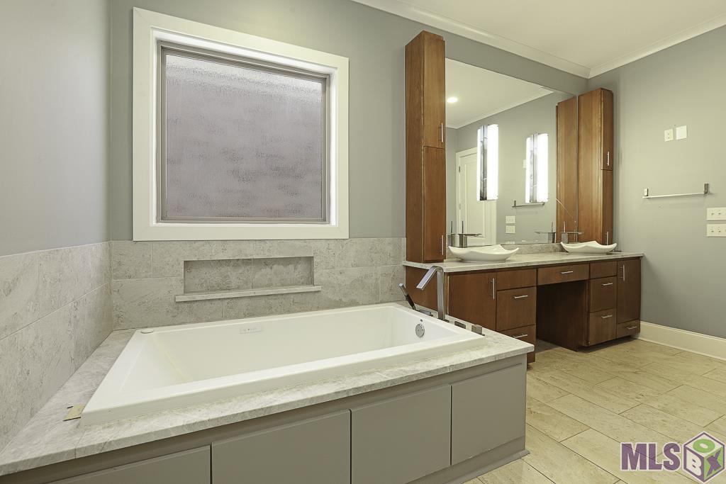 10115 Ambrose Court Baton Rouge, LA 70816 - Photo 12 of 30