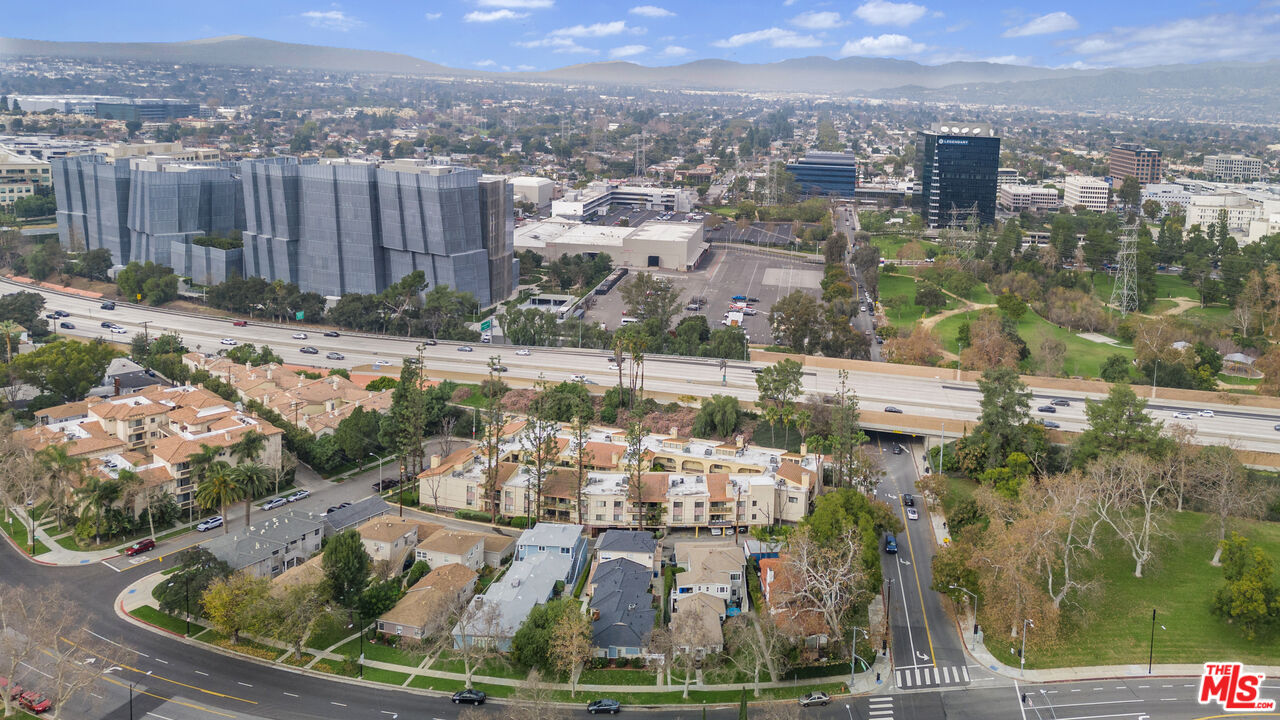 2907 West Riverside Drive Burbank, CA 91505 - Photo 12 of 14