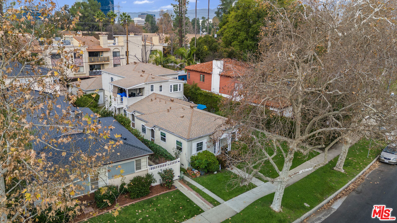 2907 West Riverside Drive Burbank, CA 91505 - Photo 7 of 14