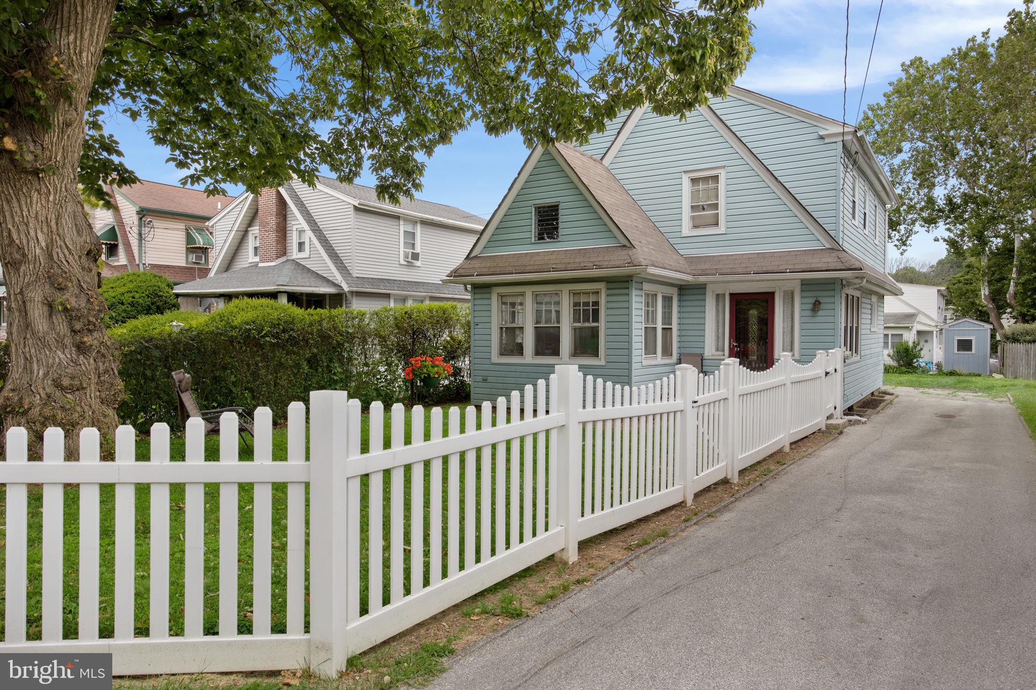 1005 North Providence Road Media, PA 19063 - Photo 2 of 23 Driveway along the vinyl white picket fence