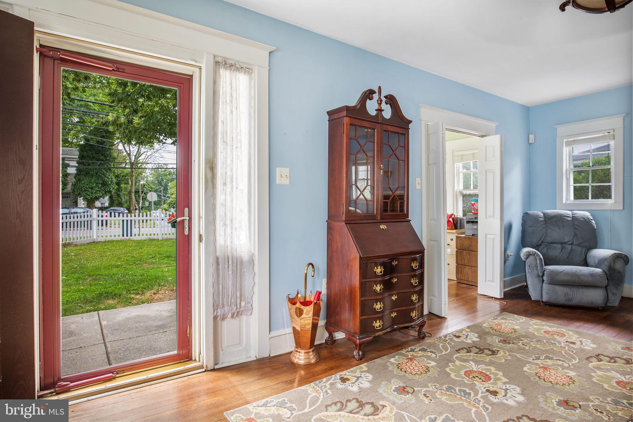 1005 North Providence Road Media, PA 19063 - Photo 3 of 23 Enter to a living room