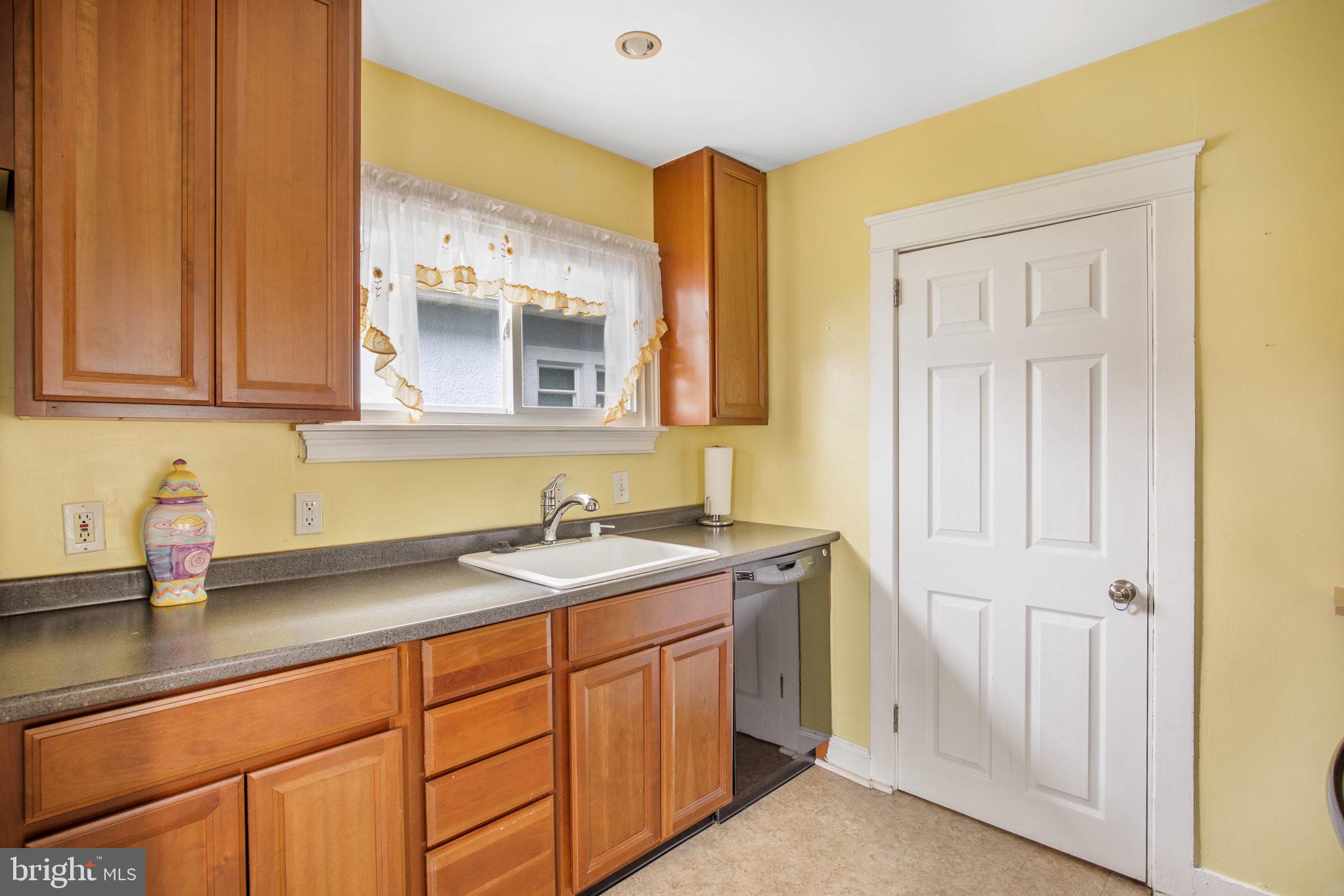 1005 North Providence Road Media, PA 19063 - Photo 9 of 23 Kitchen with plenty of cabinets space.