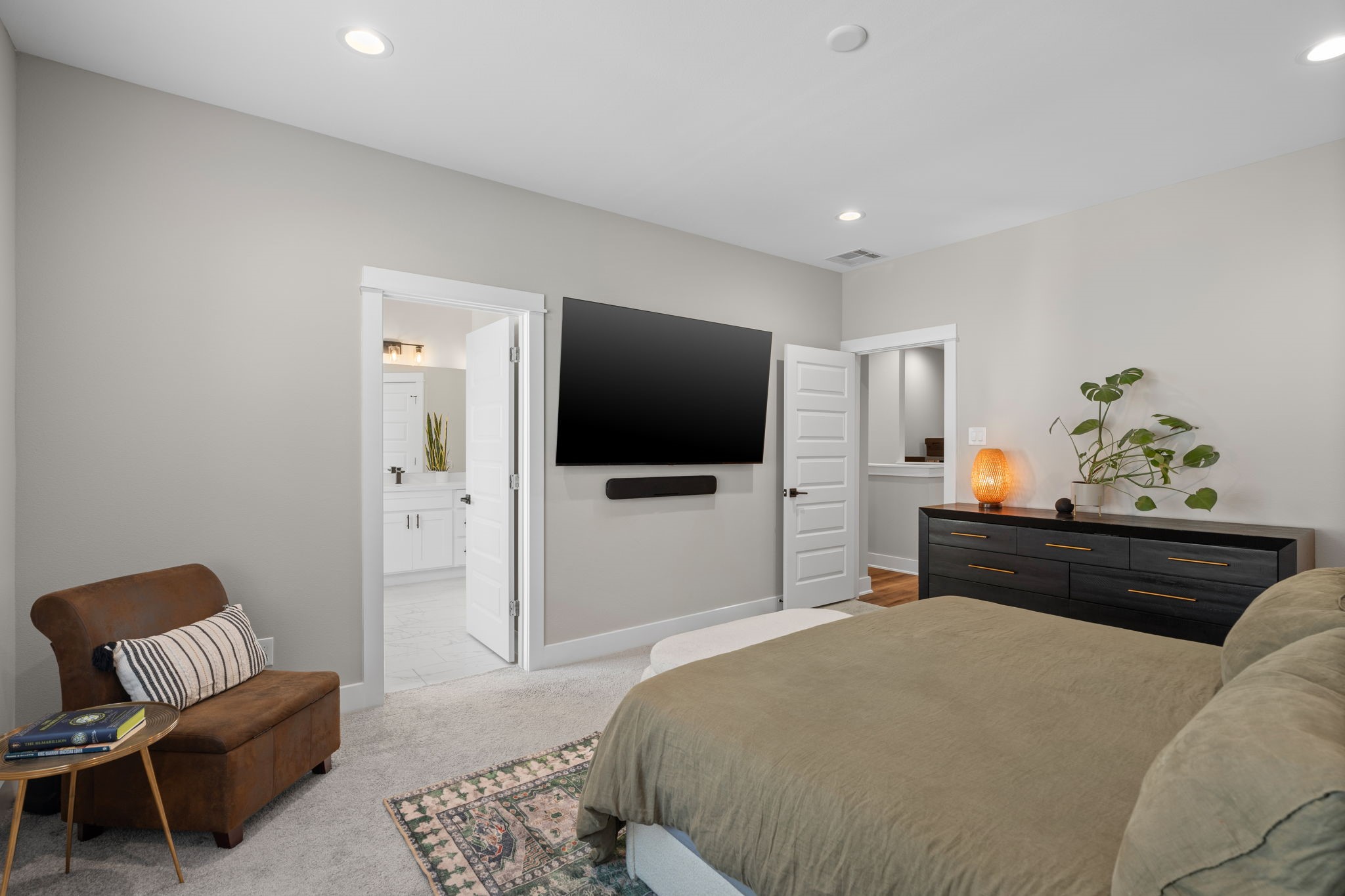 5903 Wheatley Street Houston, TX 77091 - Photo 21 of 32 a living room with furniture and a flat screen tv