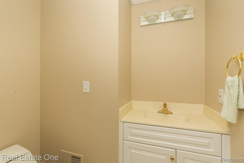 1784 Blue Grass Drive Rochester Hills, MI 48306 - Photo 62 of 72