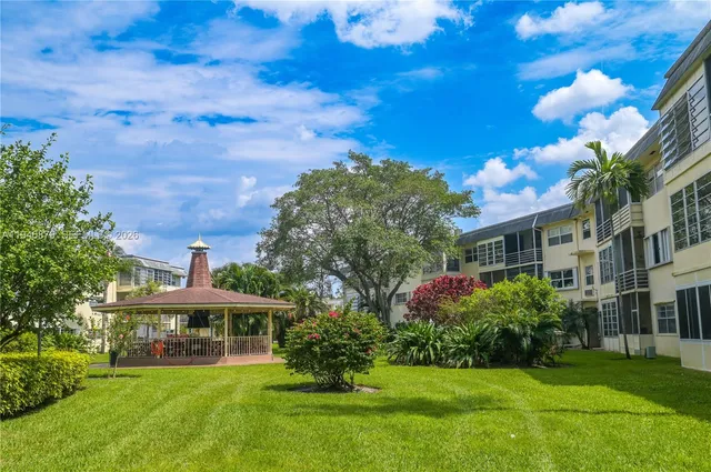 $83,900 | 4311 Northwest 16th Street, Unit B104, Lauderhill, FL 33313