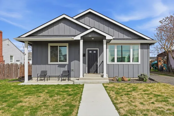 $389,900 | 1227 East Walton Avenue, Spokane, WA 99207
