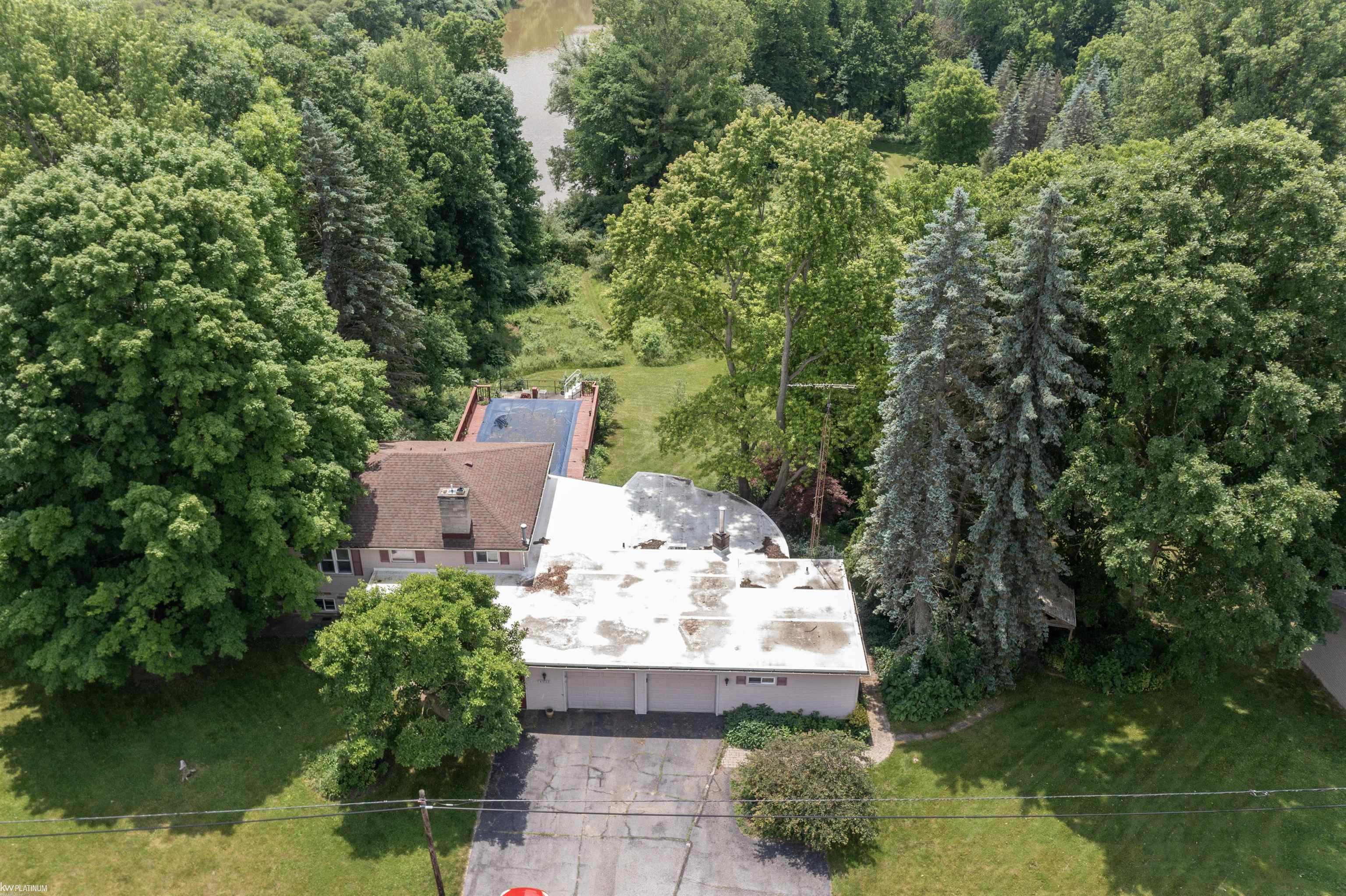 4033 North River Road Fort Gratiot, MI 48059 - Photo 38 of 40 50146249-edd16226-4fc8-4776-abb5-7baf2a9af2e8.JPG