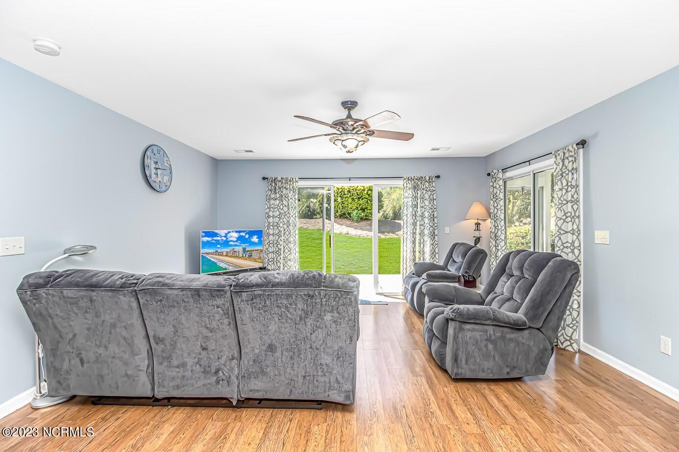 933 Wyndfall Drive Southwest Sunset Beach, NC 28468 - Photo 14 of 39 Livingroom
