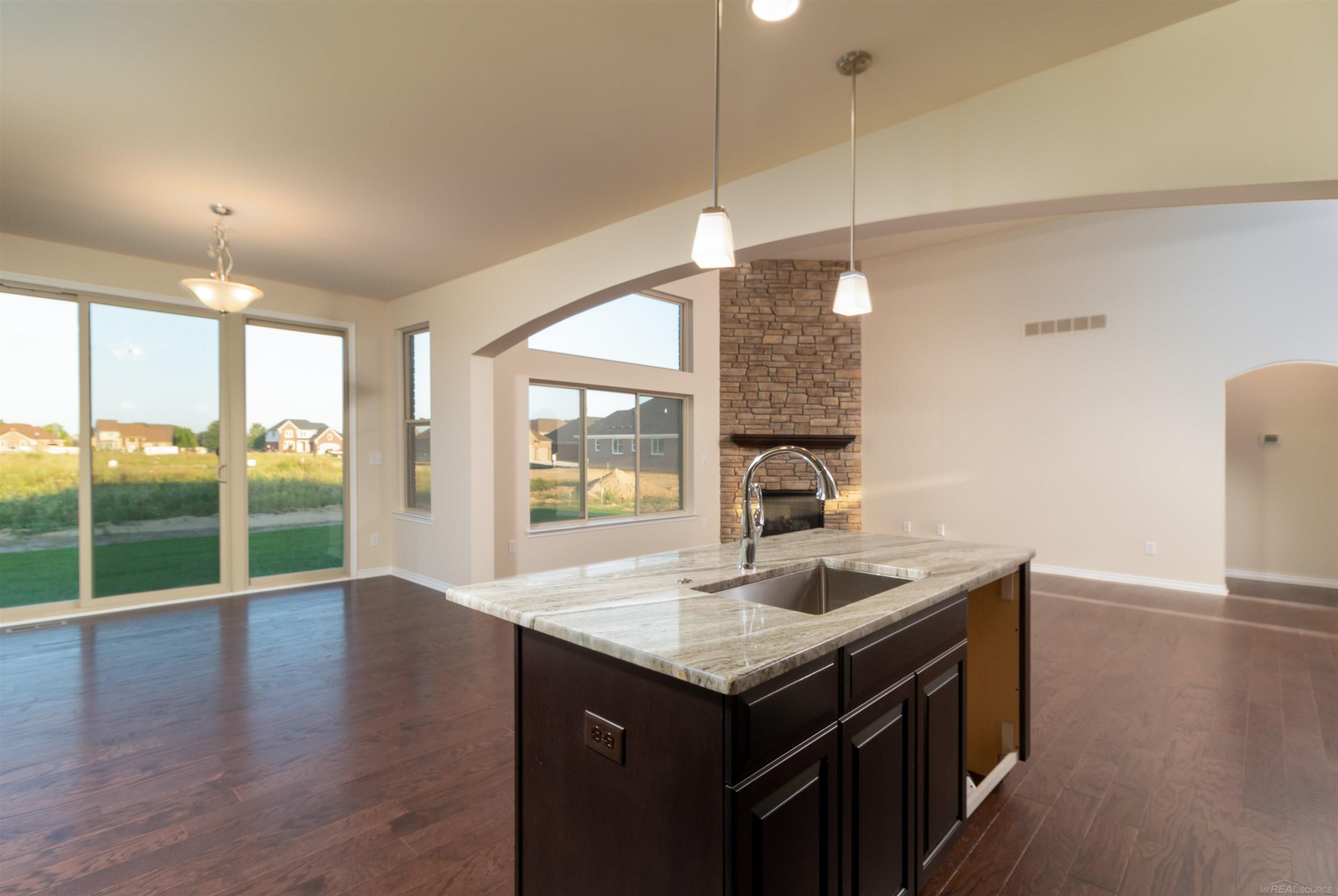 16859 Kentfield Road Macomb, MI 48044 - Photo 10 of 21 Kitchen and Nook