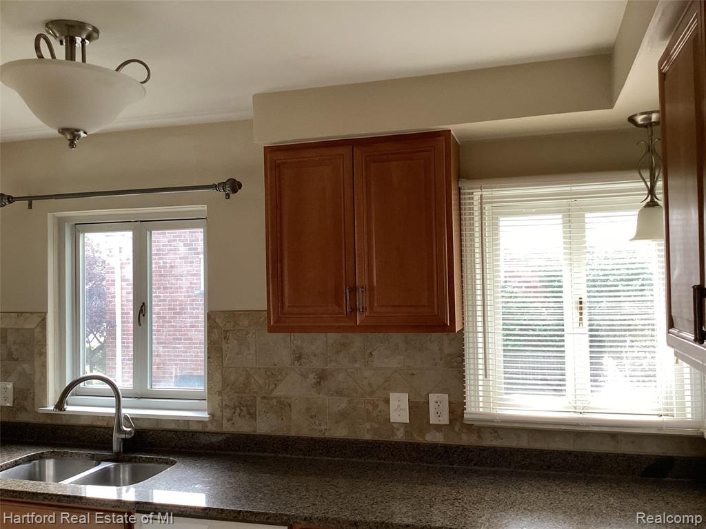 31568 Marblehead Road Farmington, MI 48336 - Photo 10 of 22
