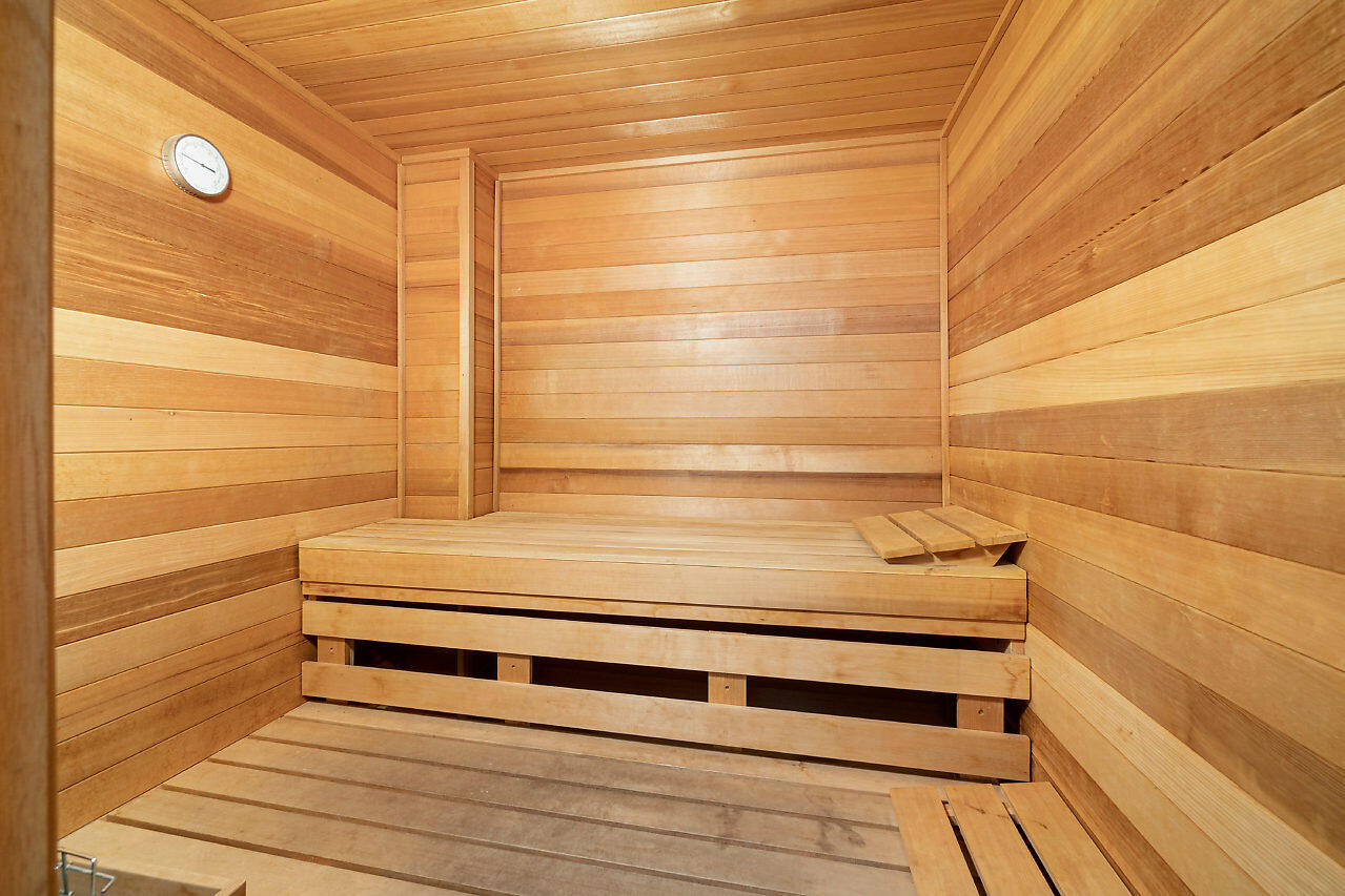 5080 North Ocean Drive, Unit 6B Singer Island, FL 33404 - Photo 31 of 40 Sauna