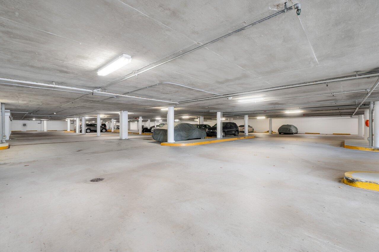 5080 North Ocean Drive, Unit 6B Singer Island, FL 33404 - Photo 37 of 40 Garage Parking