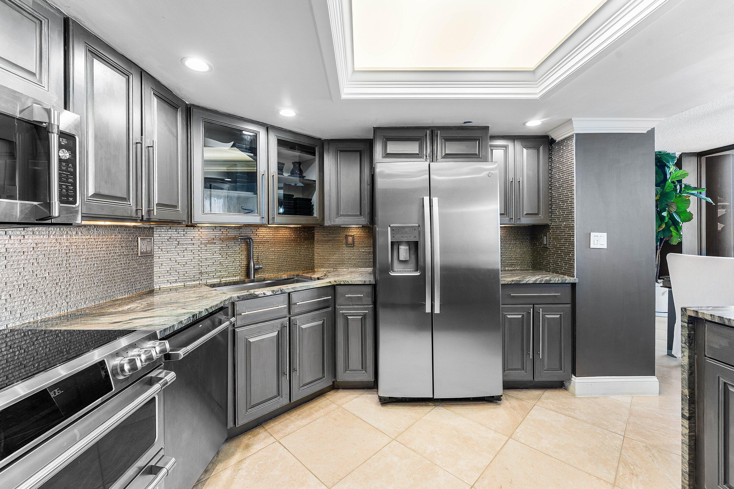 5080 North Ocean Drive, Unit 6B Singer Island, FL 33404 - Photo 6 of 40 GE Profile and Cafe Appliances