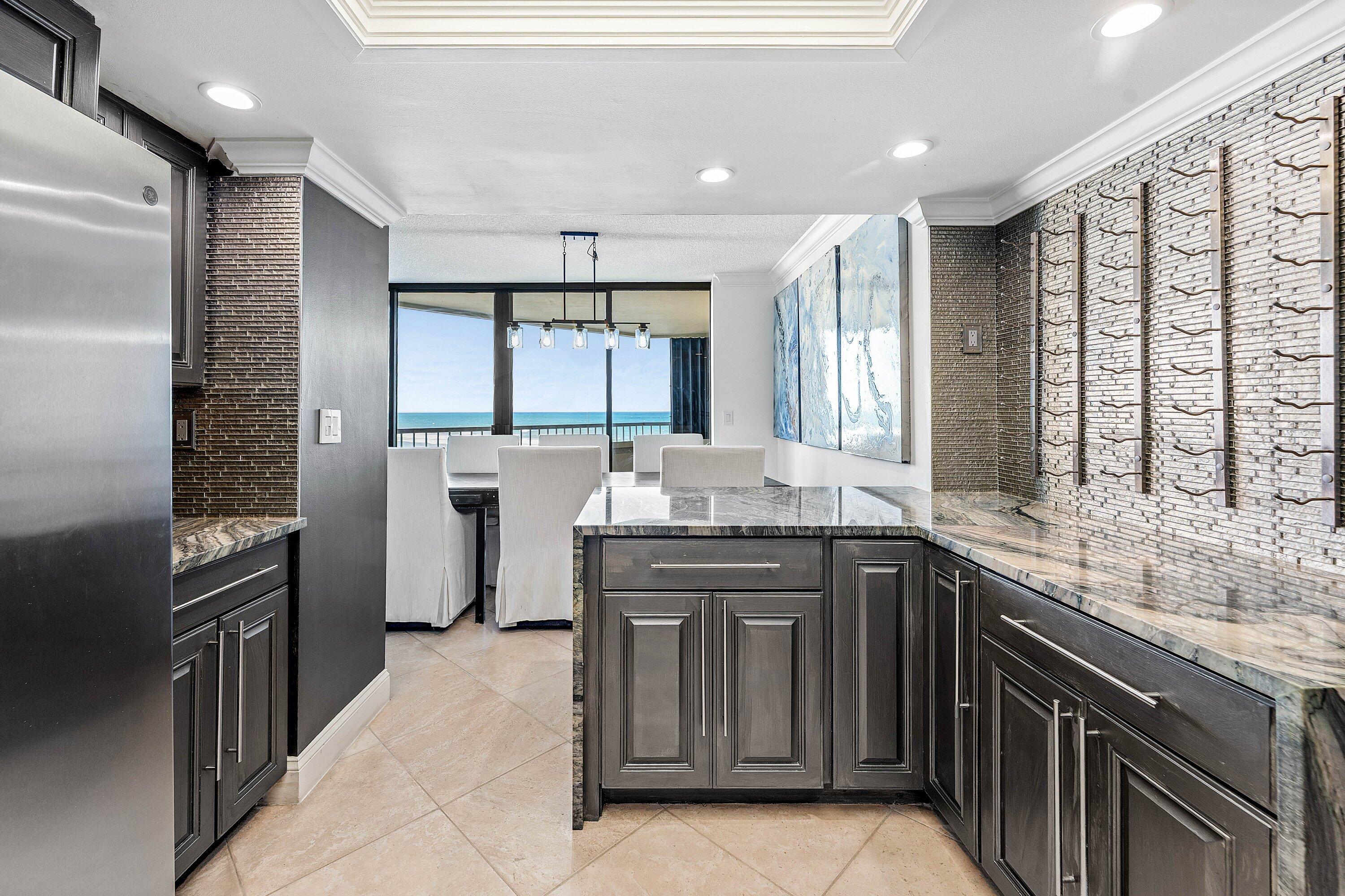 5080 North Ocean Drive, Unit 6B Singer Island, FL 33404 - Photo 7 of 40 Quartzite Counters