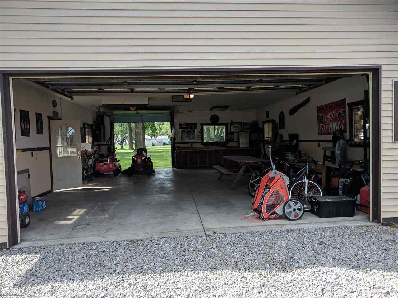 2210 East 13 Mile Road Warren, MI 48092 - Photo 13 of 43 31351812-12.JPG