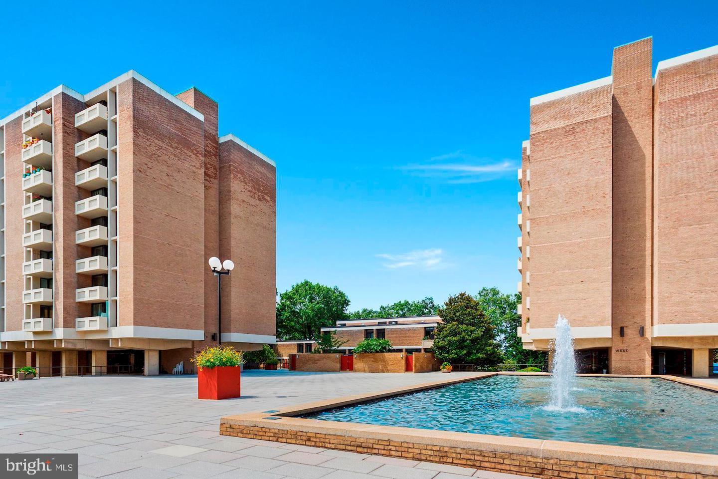 1245 4th Street Southwest, Unit E602 Washington, DC 20024 - Photo 24 of 35 Community - Courtyard