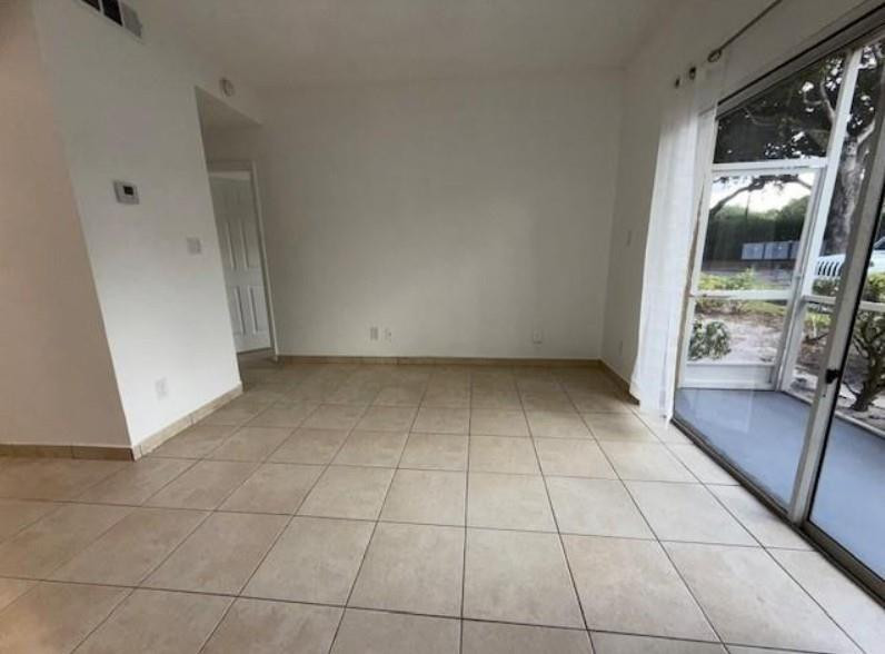 660 Cypress Club Way, Unit F Pompano Beach, FL 33064 - Photo 4 of 13 Photo 4