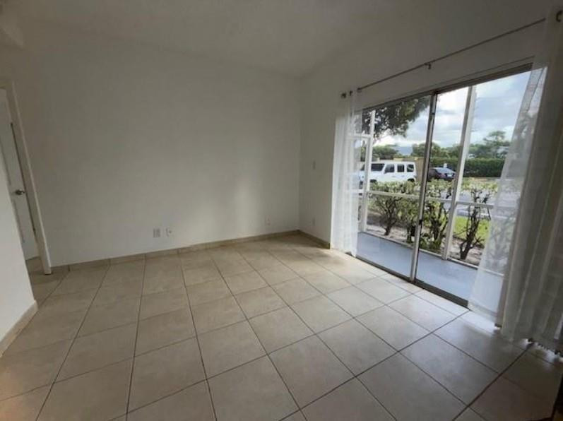 660 Cypress Club Way, Unit F Pompano Beach, FL 33064 - Photo 5 of 13 Photo 5