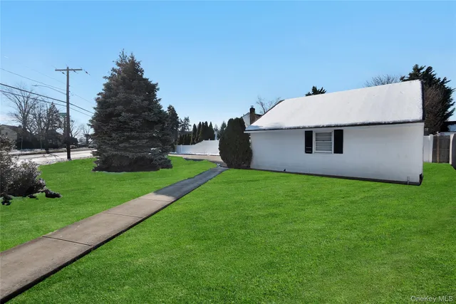 $769,000 | 212 Newbridge Road, Hicksville, NY 11801