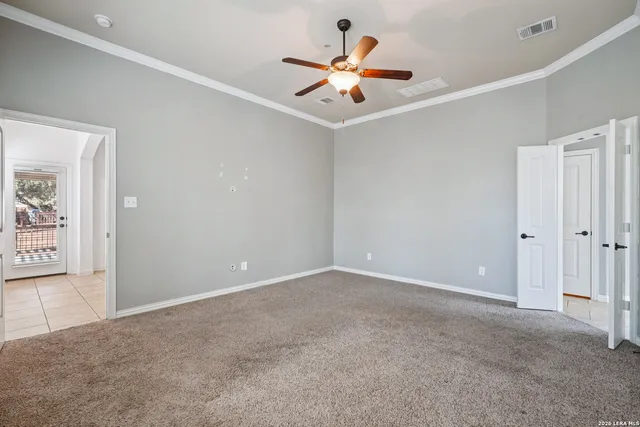 $2,600 | 707 Gold Beauty, San Antonio, TX 78245