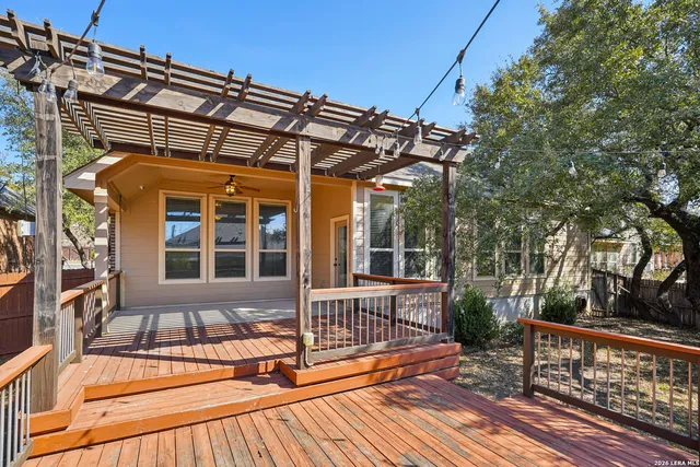 $2,600 | 707 Gold Beauty, San Antonio, TX 78245