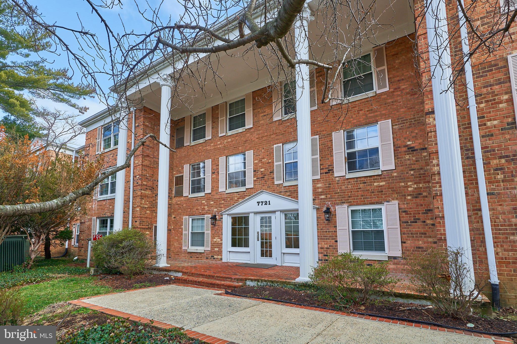 7721 Tremayne Place, Unit 112 McLean, VA 22102 - Photo 1 of 55