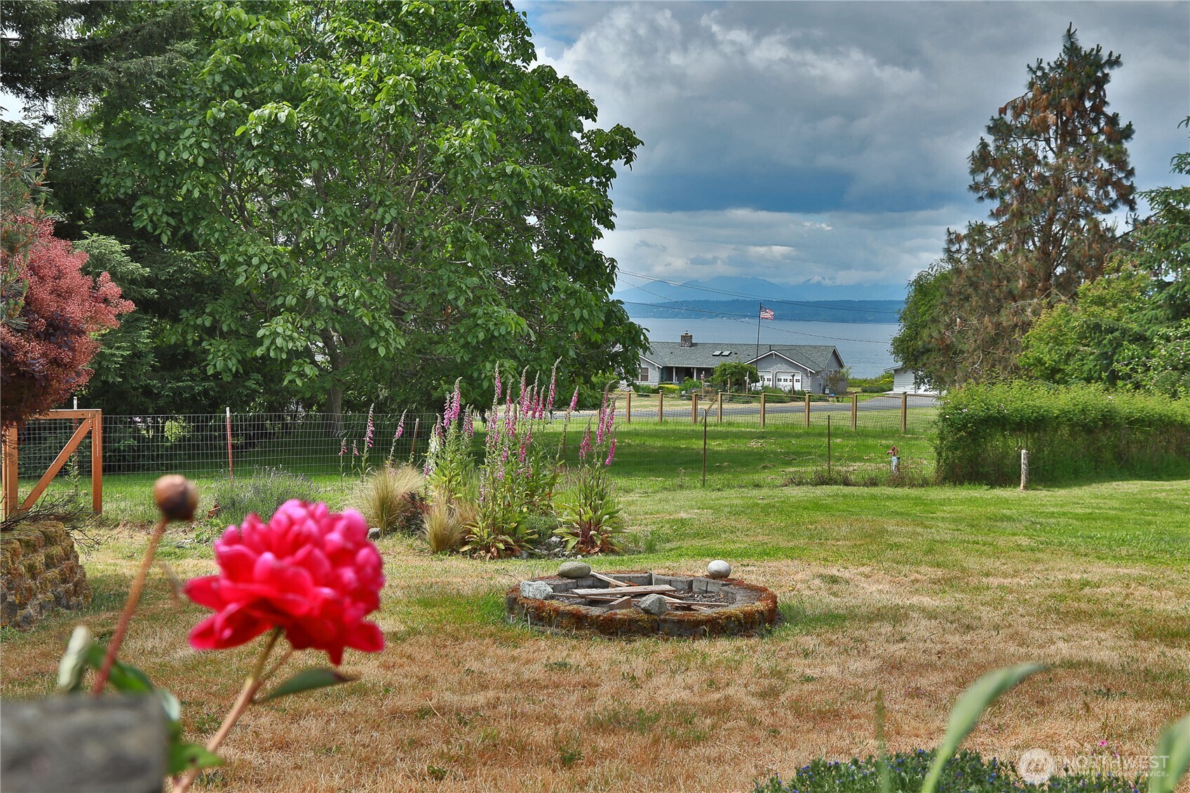 538 East Bush Point Road Freeland, WA 98249 - Photo 7 of 39