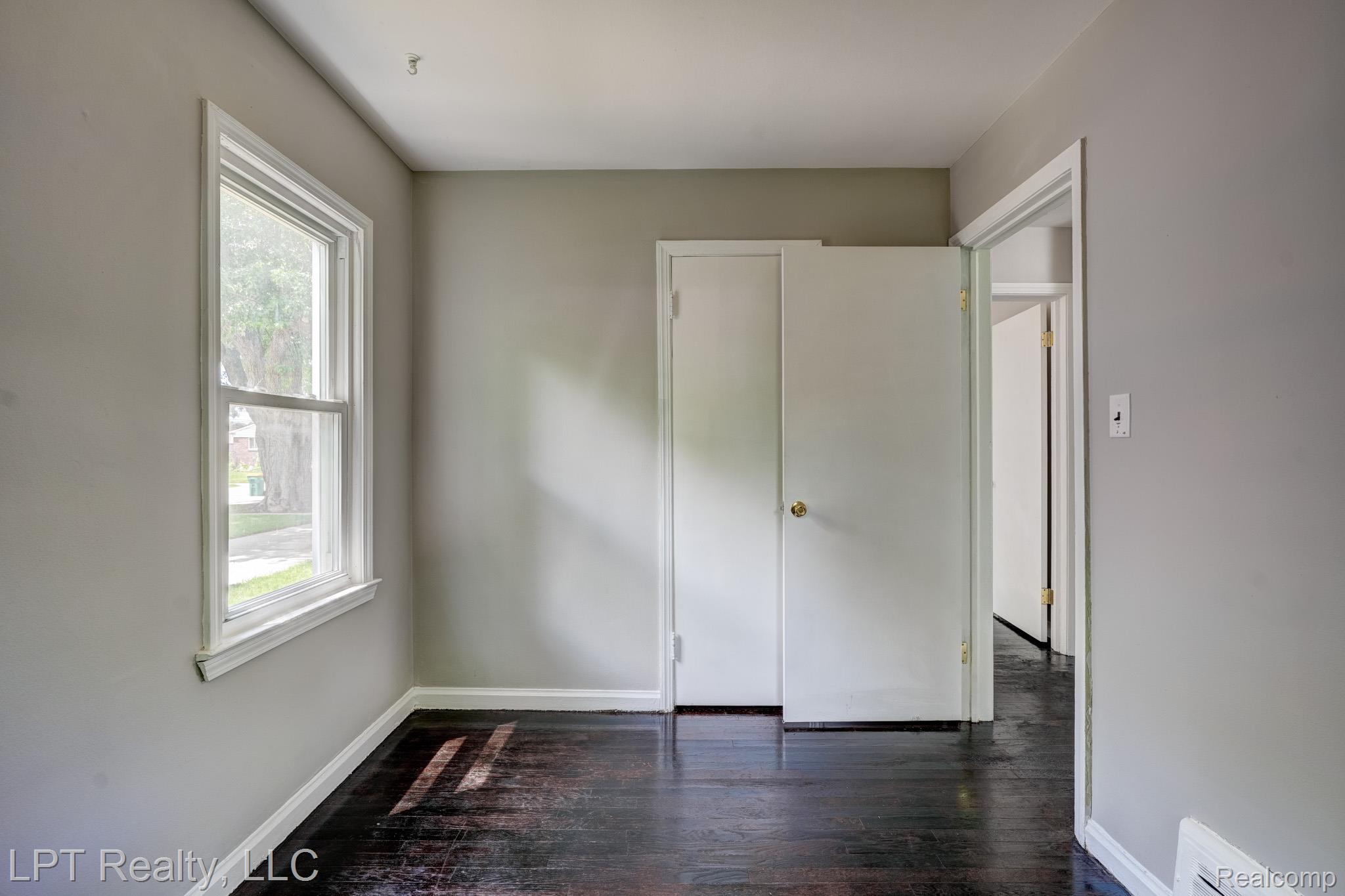 23038 Violet Street Farmington, MI 48336 - Photo 14 of 29 Bedroom