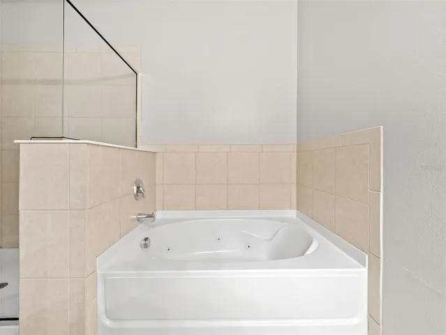 $2,800 | 6222 Hadley Commons Drive, Riverview, FL 33578