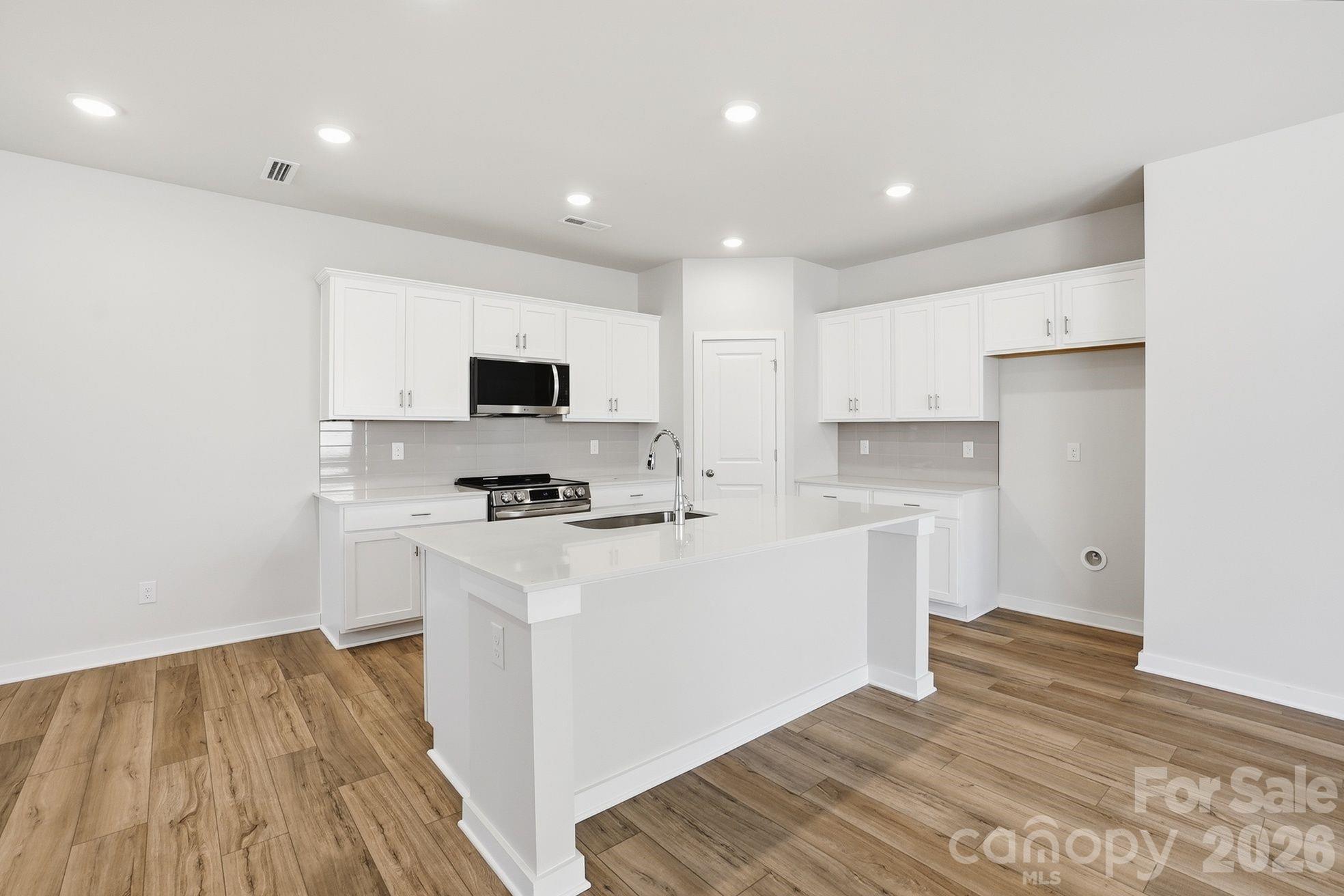 231 Bezelle Avenue York, SC 29745 - Photo 4 of 11
