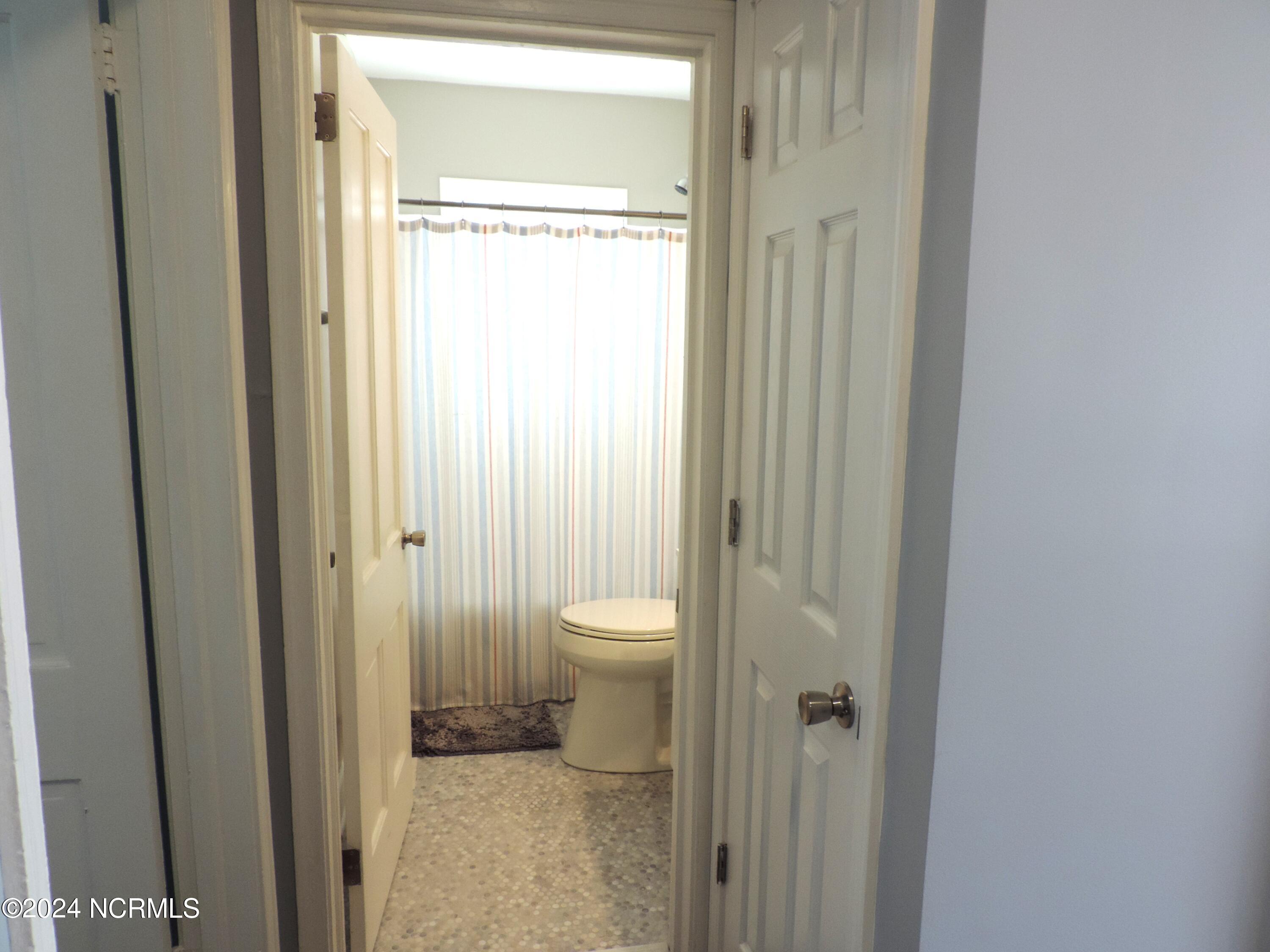 111 Stratford Road Jacksonville, NC 28540 - Photo 24 of 44 Bathroom