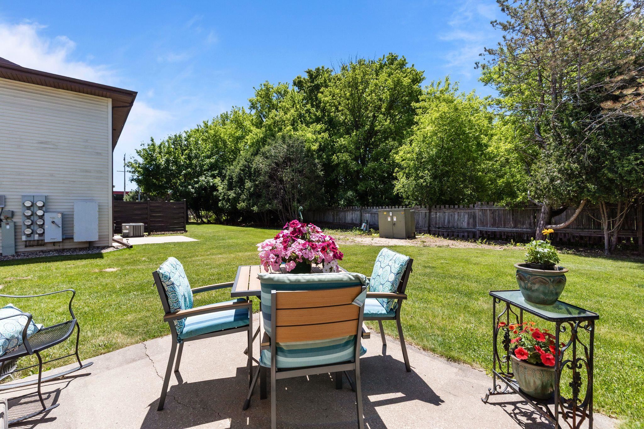 725 South Westhaven Place, Unit J Appleton, WI 54914 - Photo 5 of 35