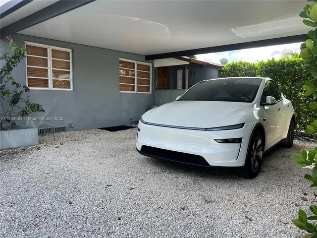 $775,000 | 3160 Southwest 19th Terrace, Miami, FL 33145