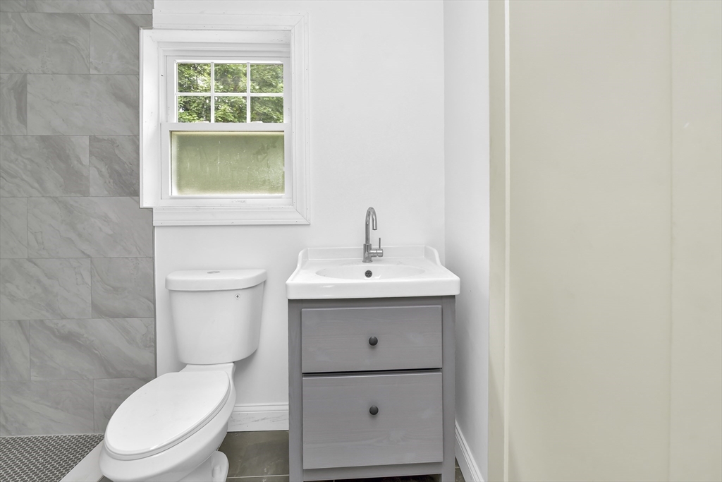 189 Sherrin Street Boston, MA 02136 - Photo 14 of 19 Gallery Image 14
