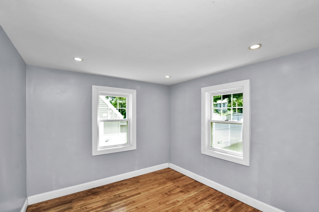 189 Sherrin Street Boston, MA 02136 - Photo 5 of 19 Gallery Image 5