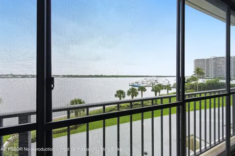 $449,000 | 126 Lakeshore Drive, Unit 526, North Palm Beach, FL 33408