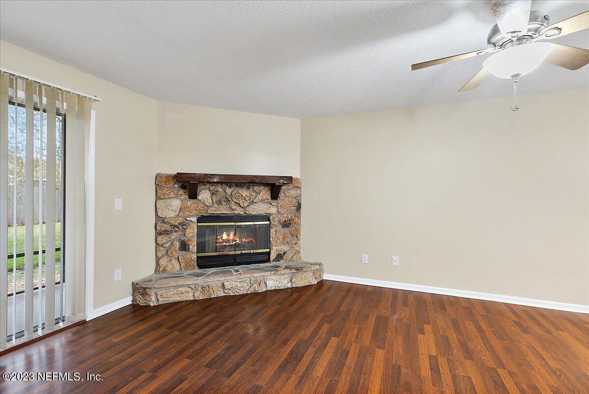 3270 Ricky Drive, Unit 2101 Jacksonville, FL 32223 - Photo 7 of 16 07-Family Room
