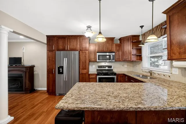 $400,000 | 4 Riviera Court, Lake St. Louis, MO 63367