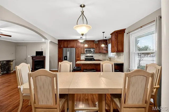 $400,000 | 4 Riviera Court, Lake St. Louis, MO 63367