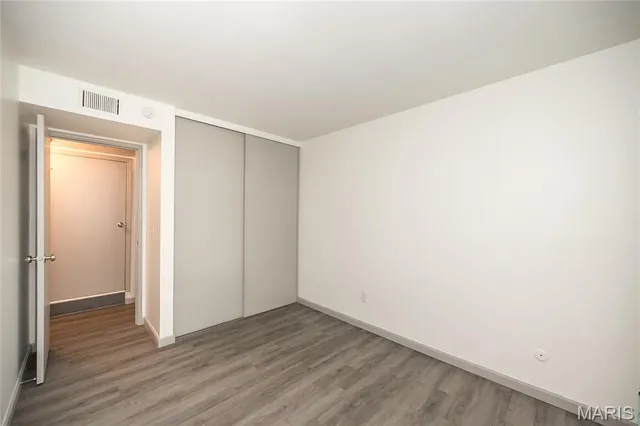 $104,900 | 853 Dumont Place, Unit B, St. Louis, MO 63125