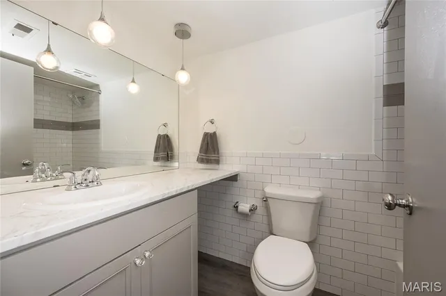 $104,900 | 853 Dumont Place, Unit B, St. Louis, MO 63125