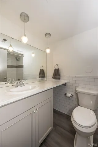 $104,900 | 853 Dumont Place, Unit B, St. Louis, MO 63125