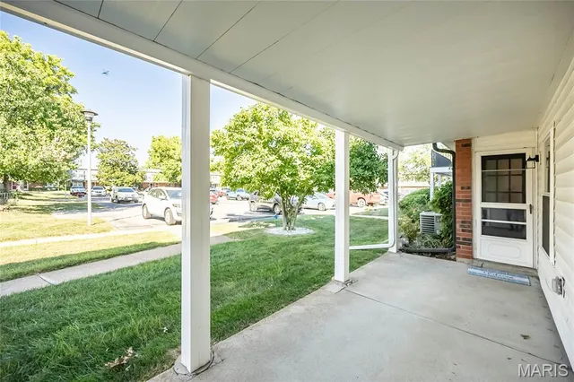 $104,900 | 853 Dumont Place, Unit B, St. Louis, MO 63125