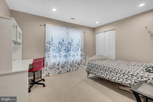 $989,000 | 43553 Dempsey Lane, Chantilly, VA 20152