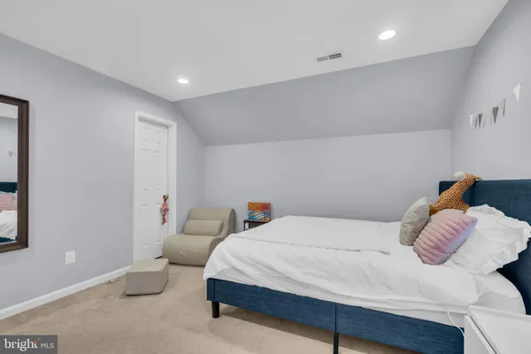 $989,000 | 43553 Dempsey Lane, Chantilly, VA 20152